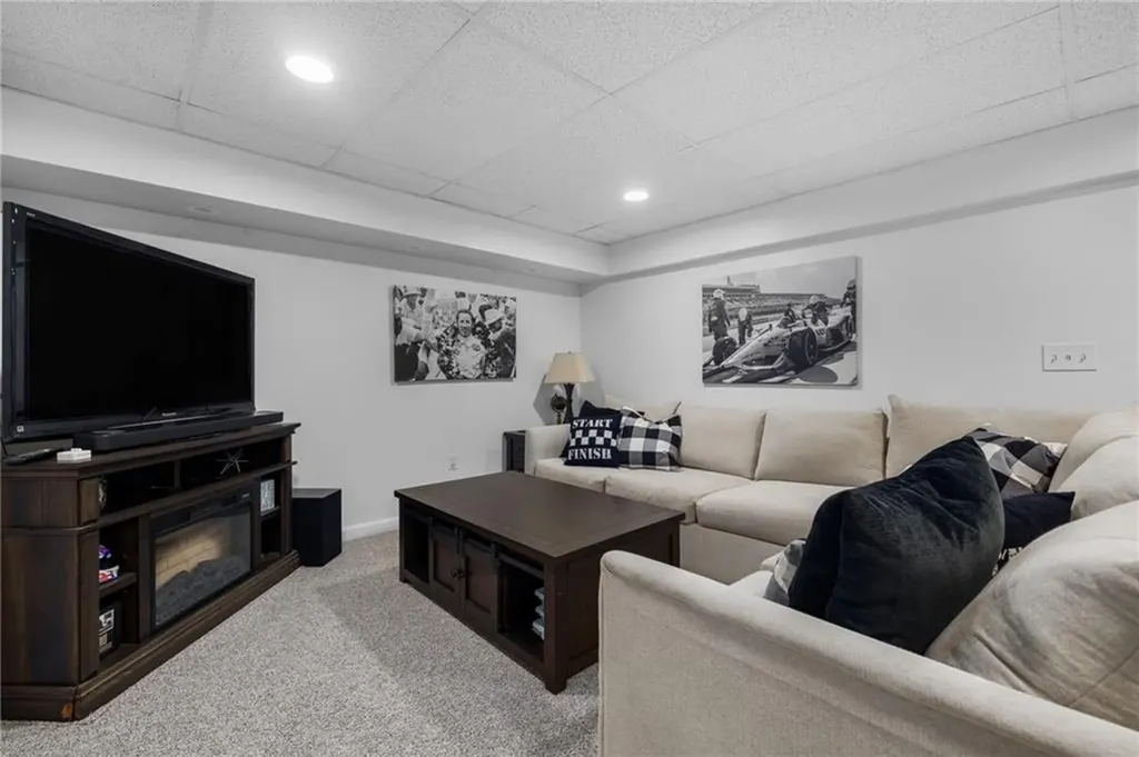 14 Canton Court Cranston RI 02921