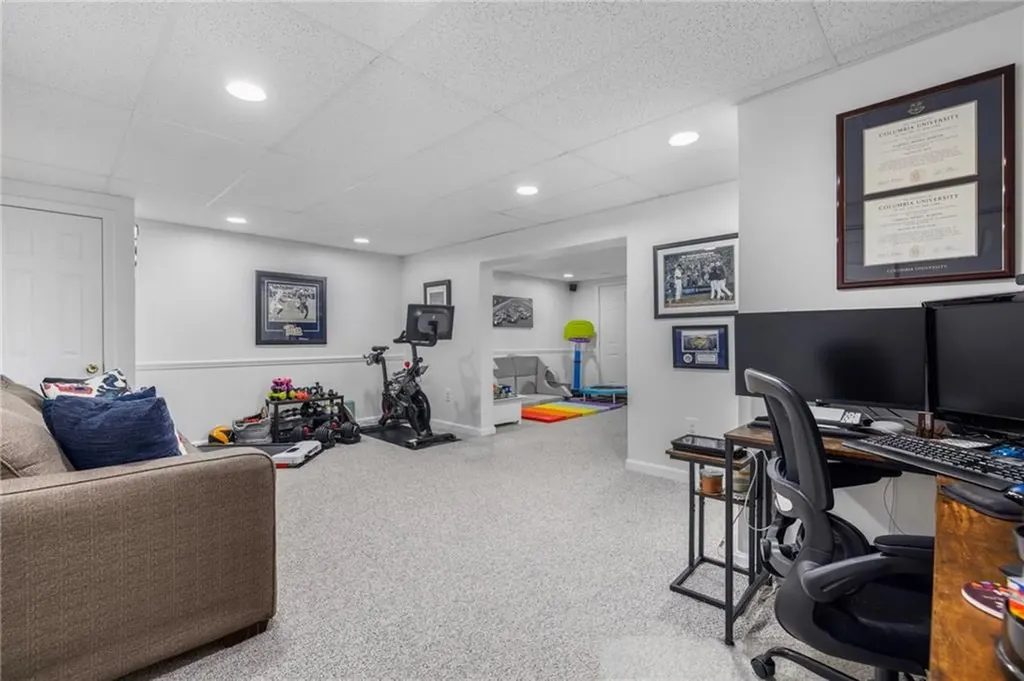 14 Canton Court Cranston RI 02921