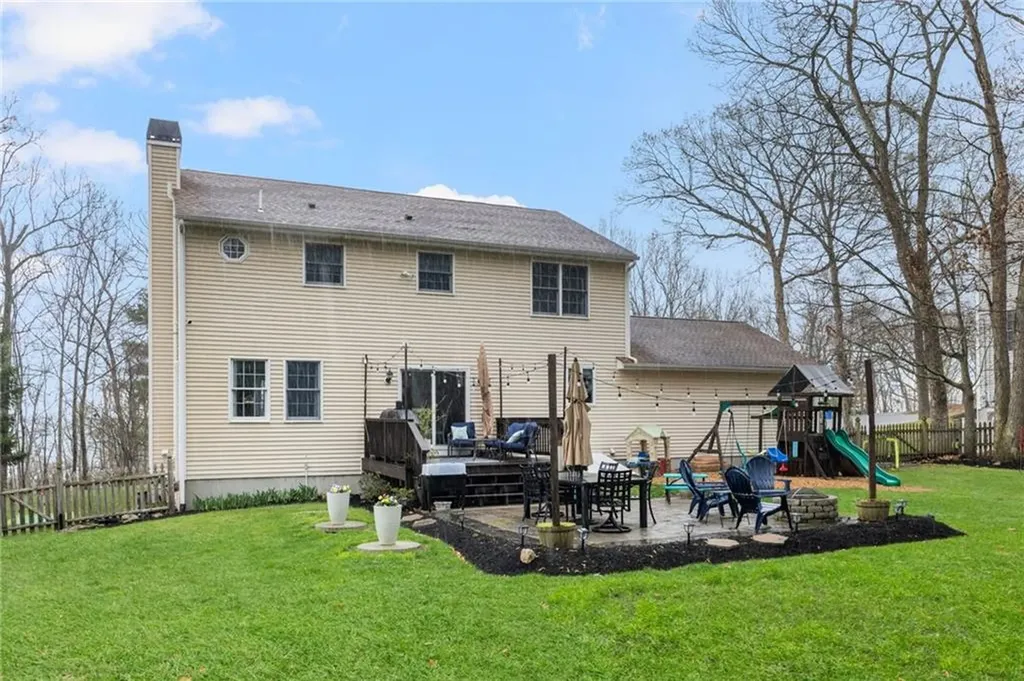 14 Canton Court Cranston RI 02921