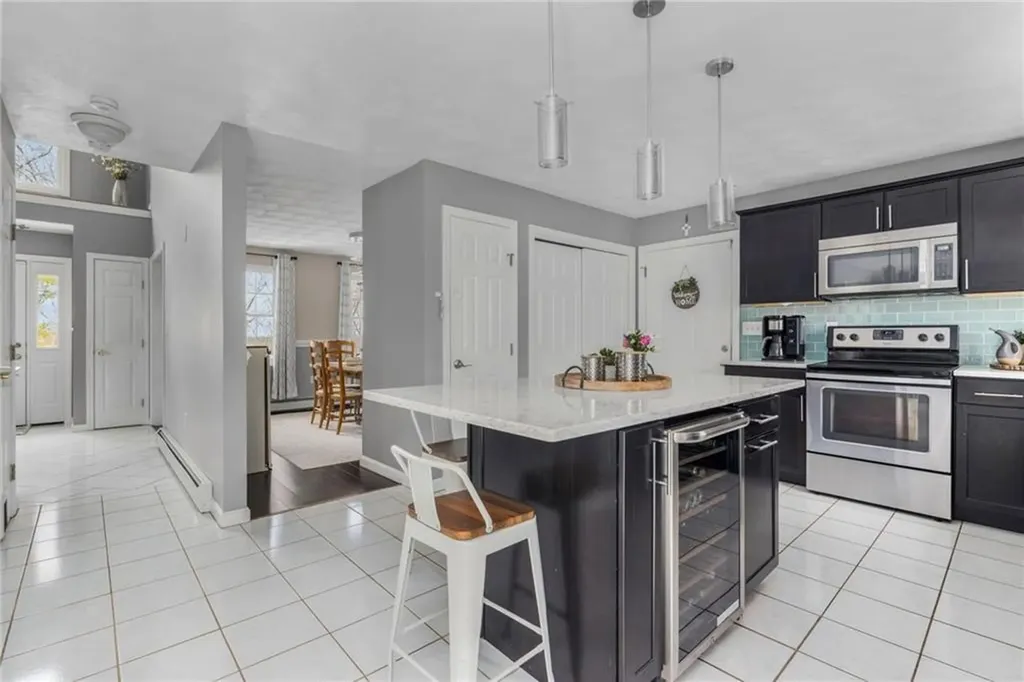 14 Canton Court Cranston RI 02921