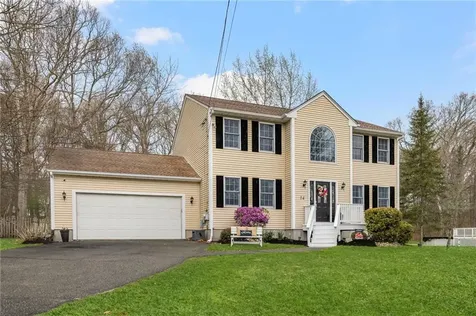14 Canton Court Cranston RI 02921