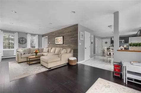 14 Canton Court Cranston RI 02921