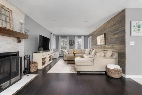14 Canton Court Cranston RI 02921