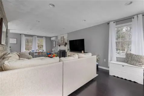14 Canton Court Cranston RI 02921