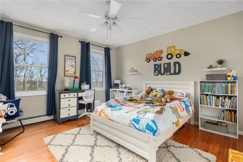 14 Canton Court Cranston RI 02921