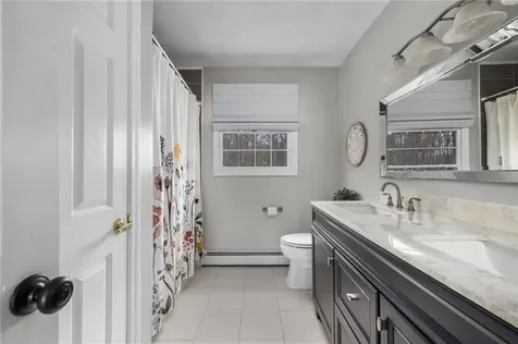 14 Canton Court Cranston RI 02921