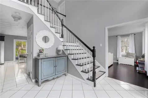 14 Canton Court Cranston RI 02921