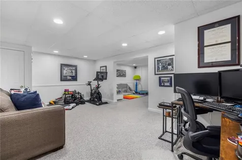 14 Canton Court Cranston RI 02921