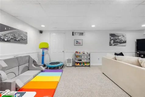 14 Canton Court Cranston RI 02921
