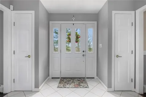14 Canton Court Cranston RI 02921