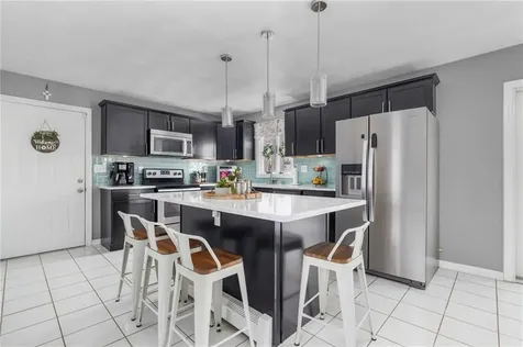 14 Canton Court Cranston RI 02921