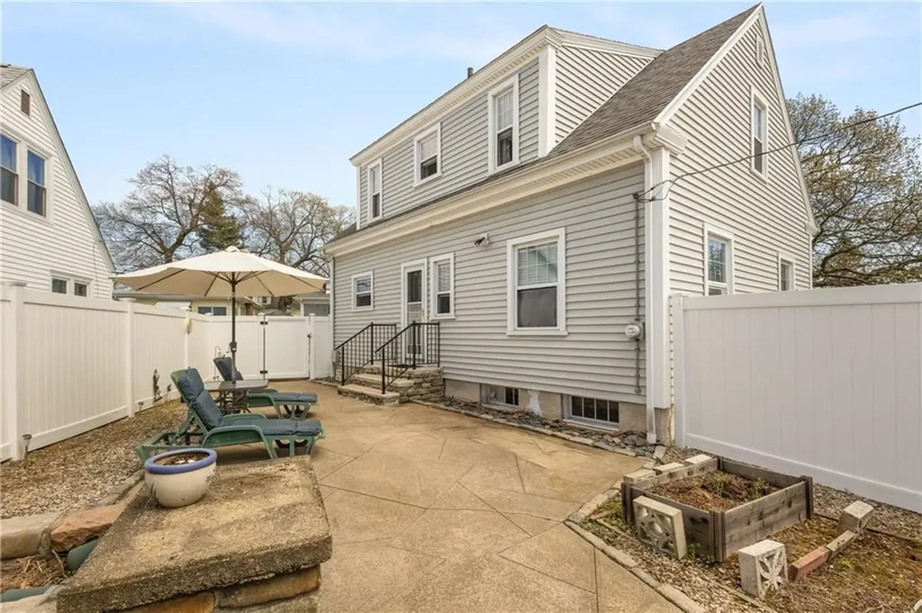 381 Auburn Street Cranston RI 02910