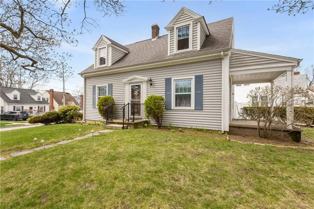381 Auburn Street Cranston RI 02910