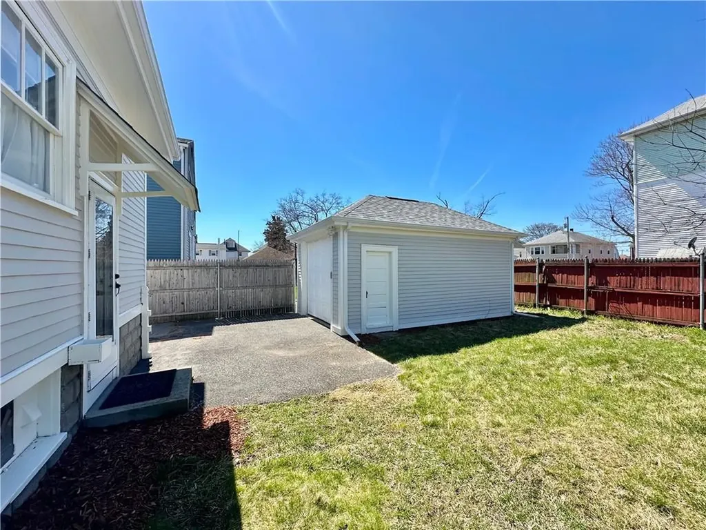 44 Bellevue Avenue Pawtucket RI 02861