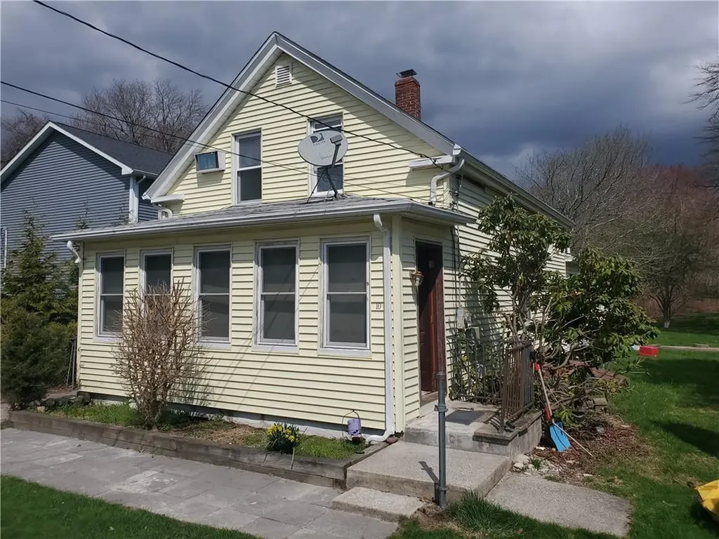 10 Young Avenue Warwick RI 02889