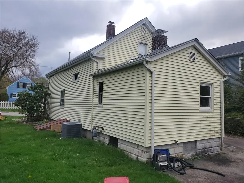 10 Young Avenue Warwick RI 02889