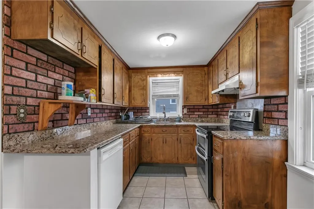 204 Talcott Street Woonsocket RI 02895