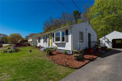 82 Patton Road Woonsocket RI 02895