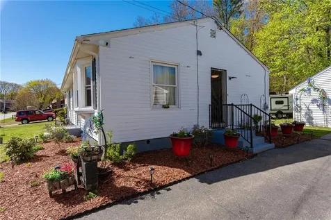 82 Patton Road Woonsocket RI 02895