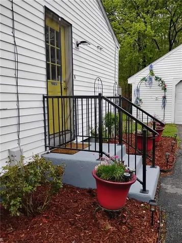 82 Patton Road Woonsocket RI 02895
