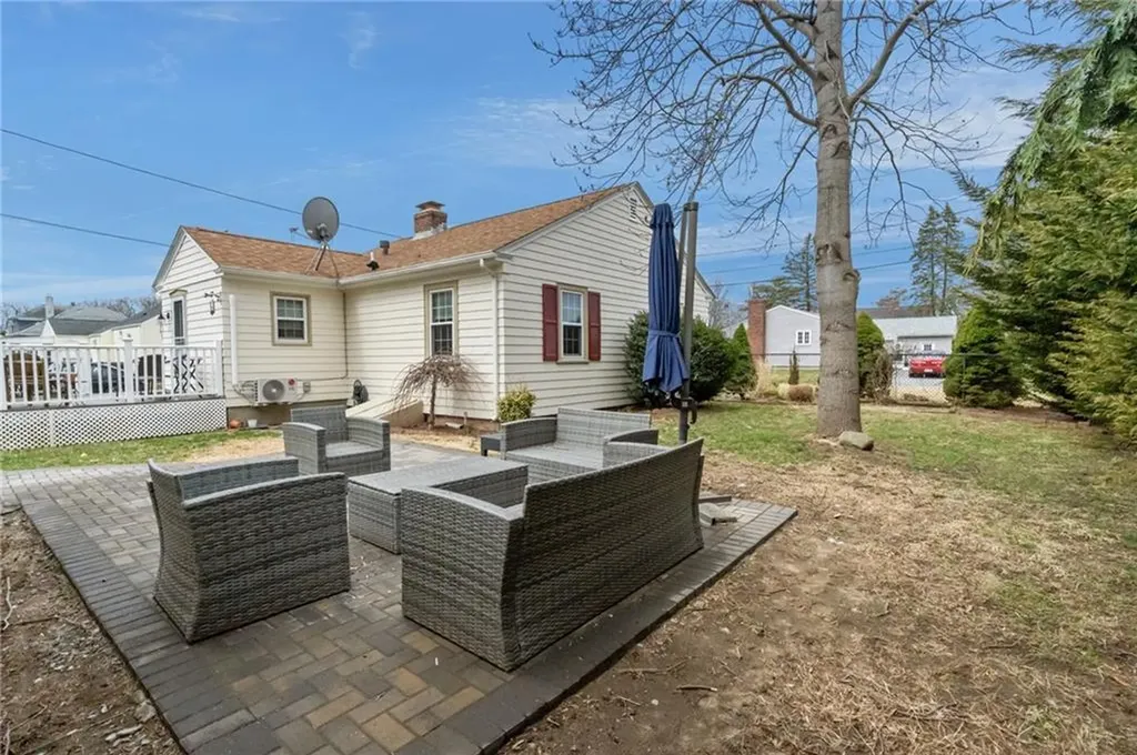 41 Rogers Avenue East Providence RI 02915