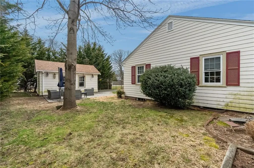 41 Rogers Avenue East Providence RI 02915