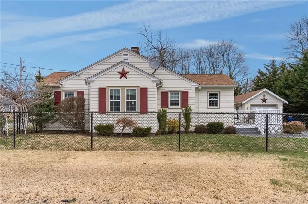 41 Rogers Avenue East Providence RI 02915