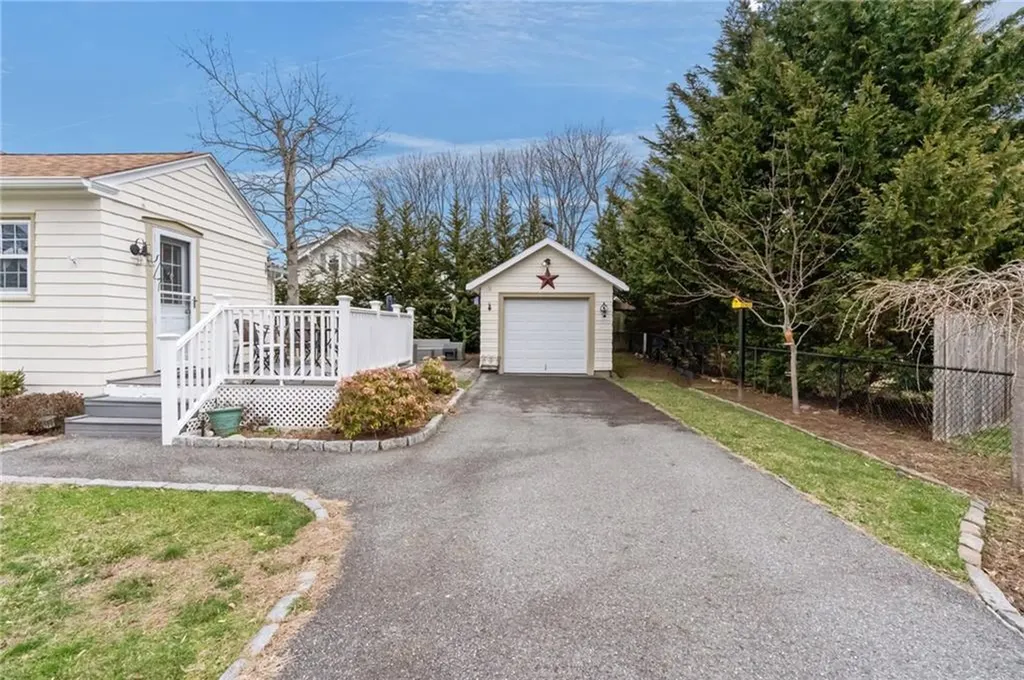 41 Rogers Avenue East Providence RI 02915