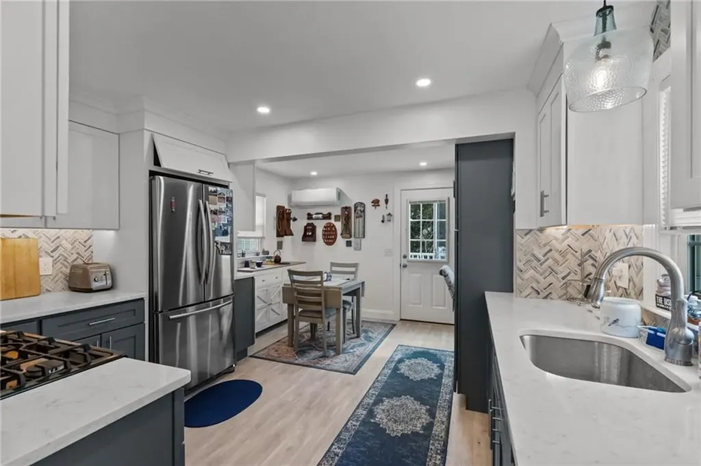 41 Rogers Avenue East Providence RI 02915