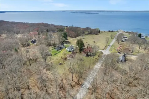 075 Atlantic Avenue Portsmouth RI 02872