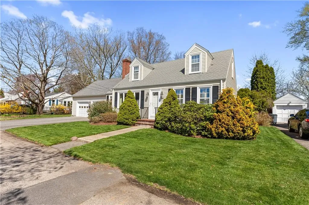 55 Lindy Avenue East Providence RI 02915