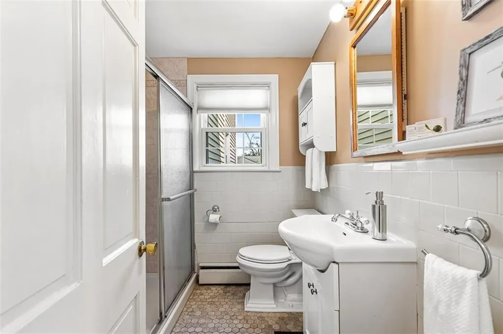 55 Lindy Avenue East Providence RI 02915