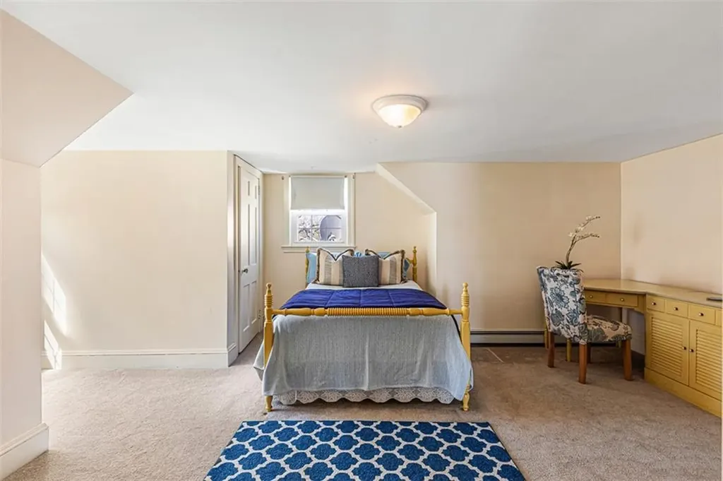 55 Lindy Avenue East Providence RI 02915