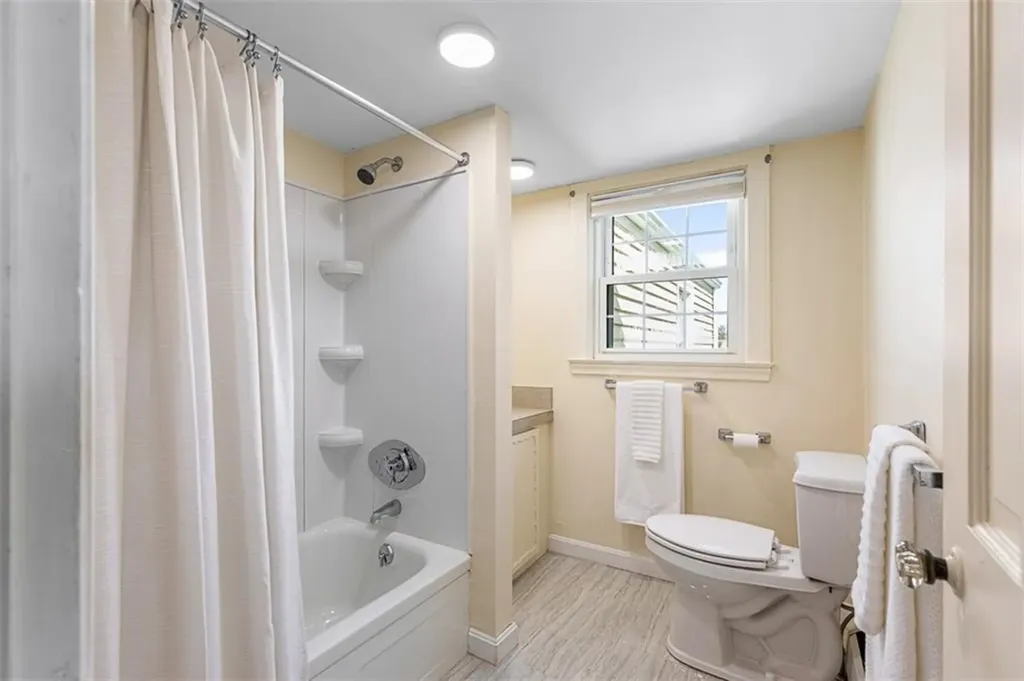 55 Lindy Avenue East Providence RI 02915
