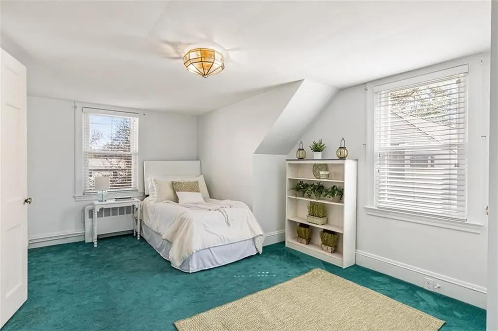55 Lindy Avenue East Providence RI 02915