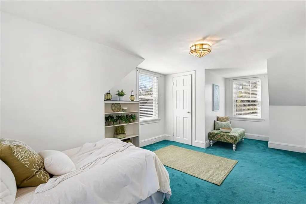 55 Lindy Avenue East Providence RI 02915