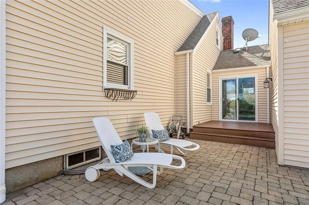 55 Lindy Avenue East Providence RI 02915