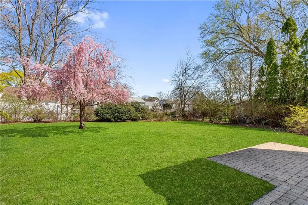 55 Lindy Avenue East Providence RI 02915