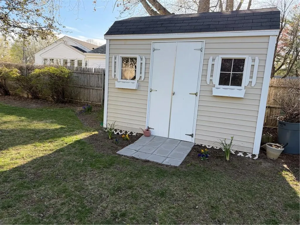 55 Lindy Avenue East Providence RI 02915