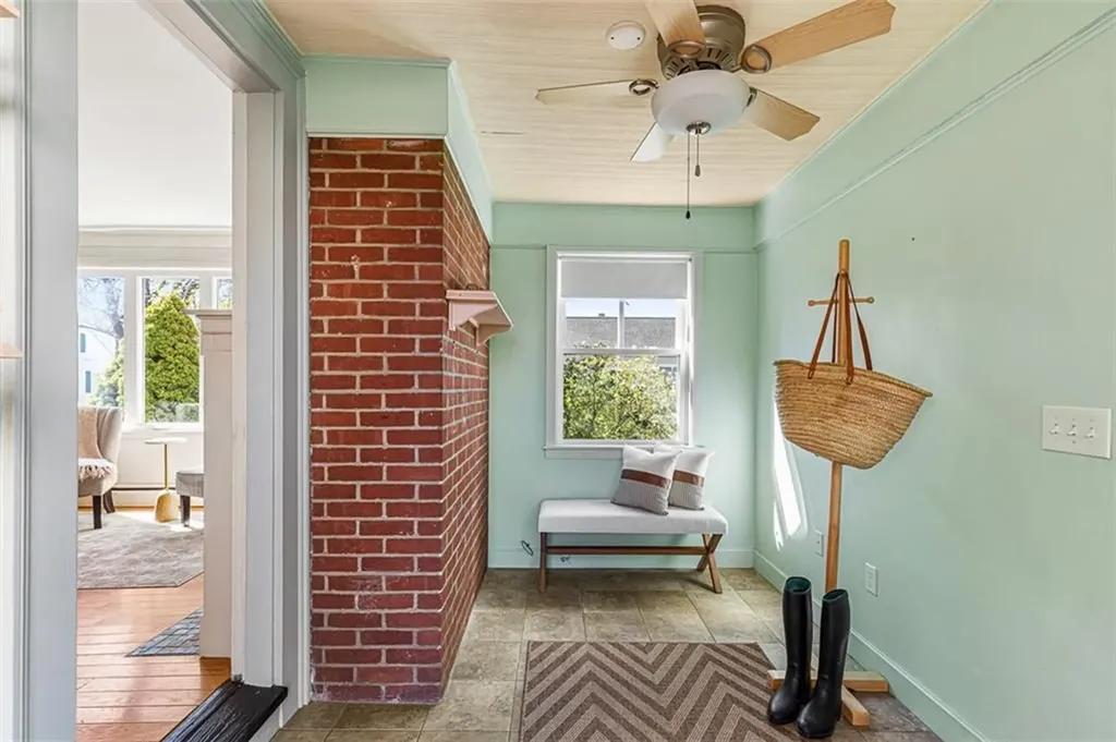 55 Lindy Avenue East Providence RI 02915