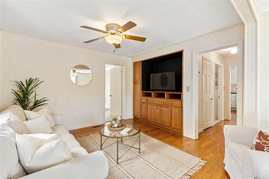 55 Lindy Avenue East Providence RI 02915