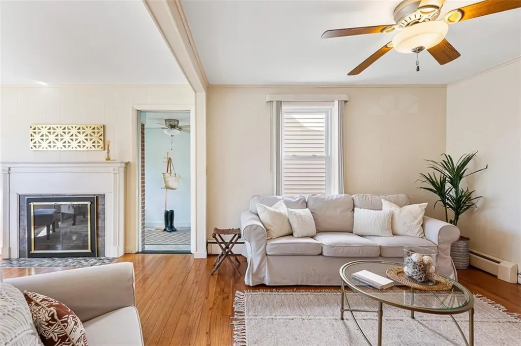55 Lindy Avenue East Providence RI 02915