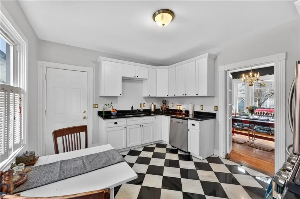 256 Vermont Avenue Providence RI 02905