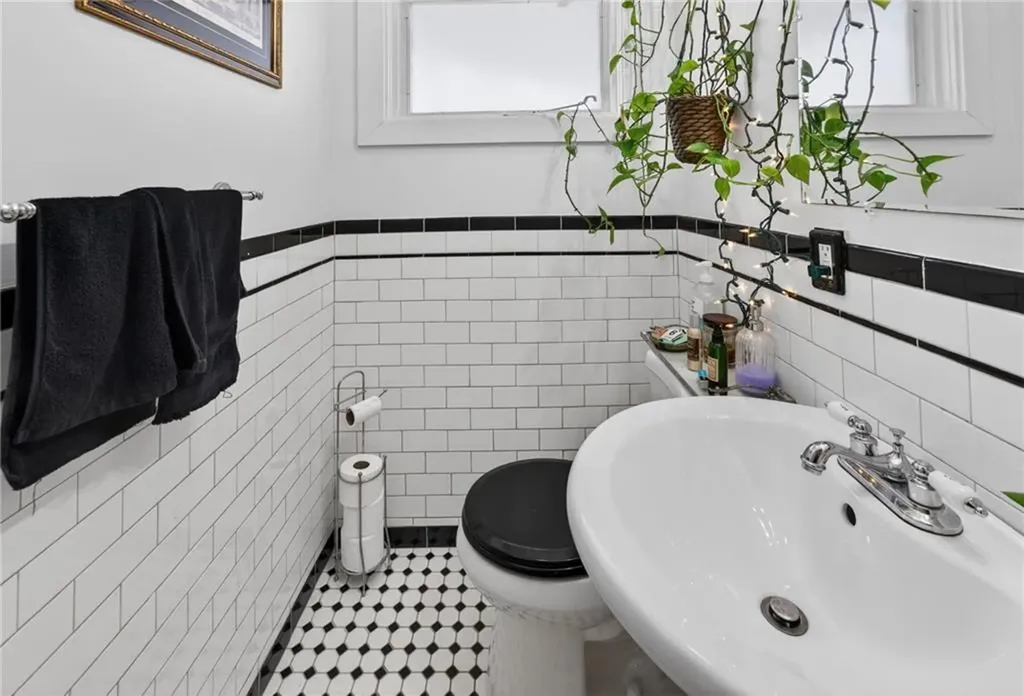256 Vermont Avenue Providence RI 02905