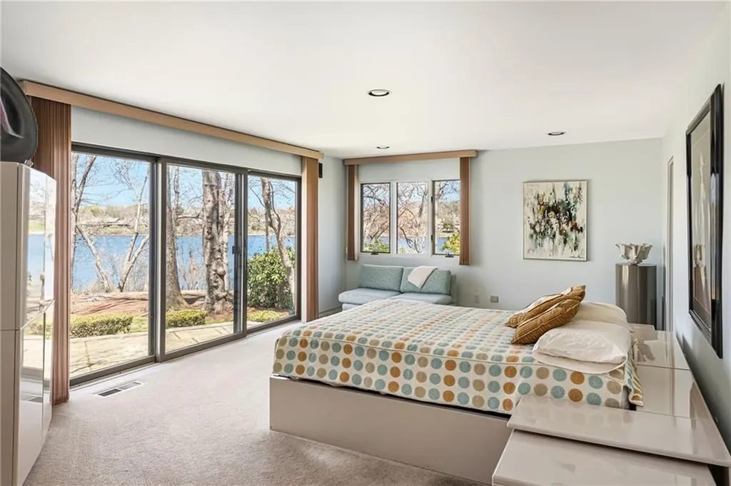 125 Woodruff Avenue Narragansett RI 02882