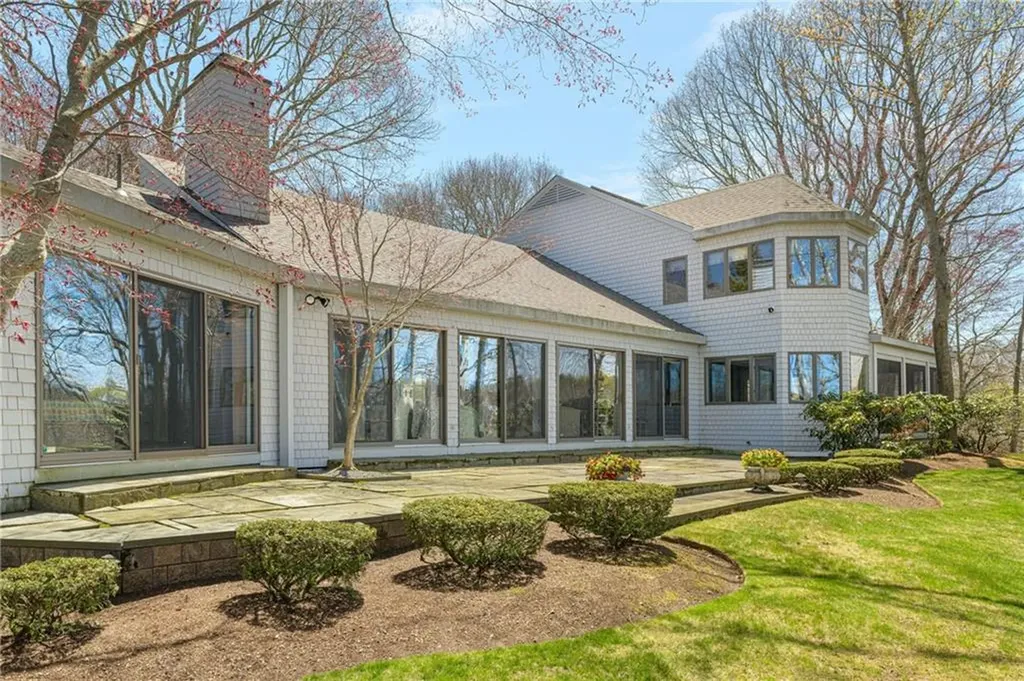 125 Woodruff Avenue Narragansett RI 02882