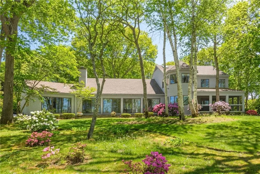 125 Woodruff Avenue Narragansett RI 02882