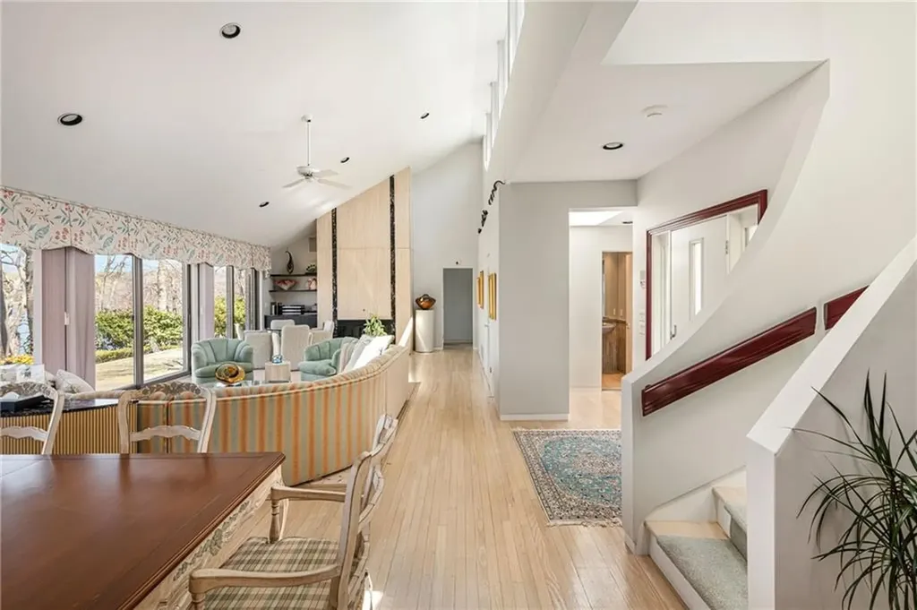 125 Woodruff Avenue Narragansett RI 02882