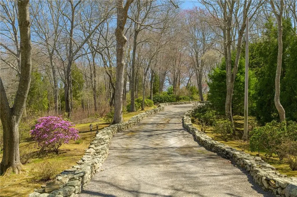 125 Woodruff Avenue Narragansett RI 02882