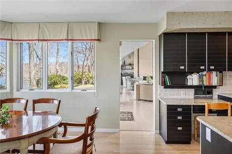 125 Woodruff Avenue Narragansett RI 02882